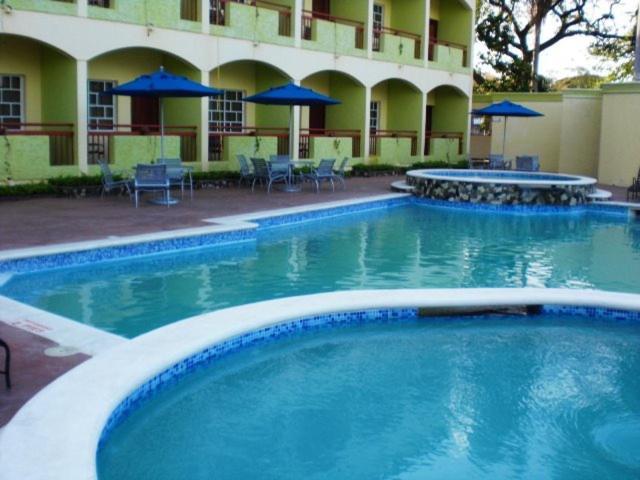 Hotel Novus Caoba Esperanza Ngoại thất bức ảnh